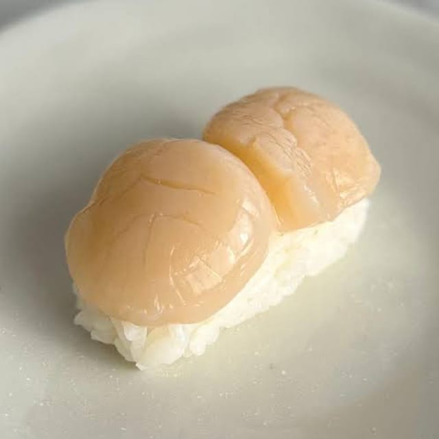 Su Scallop Sushi.