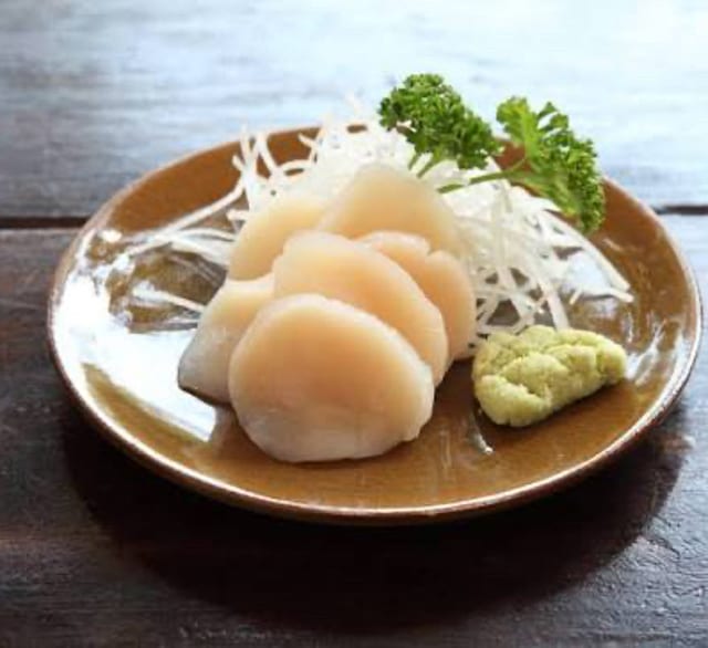 Sa Scallop Sashimi.